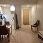 Uusi Tilava Kaksio Jyvaeskylaen Ydinkeskustassa 53 M2 Apartman