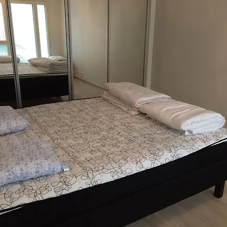 Uusi Tilava Kaksio Jyvaeskylaen Ydinkeskustassa 53 M2 شقة Jyväskylä