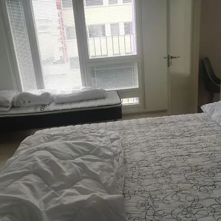 Uusi Tilava Kaksio Jyvaeskylaen Ydinkeskustassa 53 M2 דירה